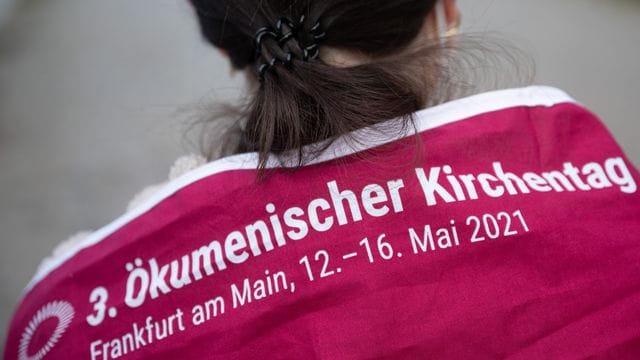 Der Ökumenische Kirchentag - sonst eine Massenveranstaltung in Präsenz - findet in der Pandemie größenteils digital statt. Der Ökumenische Kirchentag - sonst eine Massenveranstaltung in Präsenz - findet in der Pandemie größenteils digital statt.
