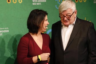 Grünen-Vorsitzende Annalena Baerbock und der ehemalige Vizekanzler Joschka Fischer: Er traut ihr zu, das Zeug zur Kanzlerin zu haben.