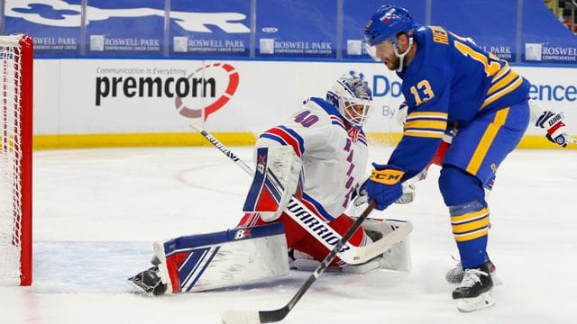 Steht im DEB-Aufgebot für die Eishockey-WM: Tobias Rieder (r) von den Buffalo Sabres. Steht im DEB-Aufgebot für die Eishockey-WM: Tobias Rieder (r) von den Buffalo Sabres.