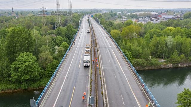 Belastungstest für beschädigte A43-Brücke