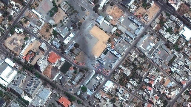 Ein Sicherheitskomplex liegt nach einem israelischen Luftangriff in Trümmern. Ein Sicherheitskomplex liegt nach einem israelischen Luftangriff in Trümmern.