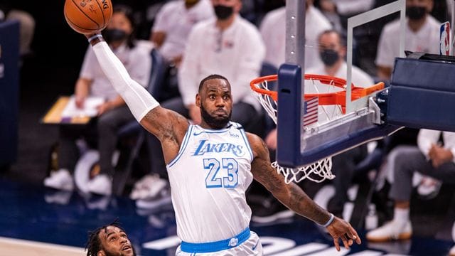 Lakers-Superstar LeBron James stand nach einer überstandenen Knöchelverletzung wieder auf dem Parkett. Lakers-Superstar LeBron James stand nach einer überstandenen Knöchelverletzung wieder auf dem Parkett.