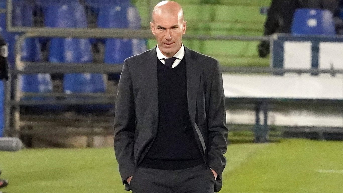 Zinedine Zidane (Archivbild) wird angeblich Real Madrid verlassen. Das soll er seinen Spielern bereits mitgeteilt haben.