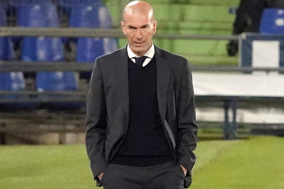 Zinedine Zidane (Archivbild) wird angeblich Real Madrid verlassen. Das soll er seinen Spielern bereits mitgeteilt haben.
