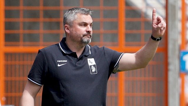Trainer Thomas Reis will mit dem VfL Bochum den Aufstieg perfekt machen. Trainer Thomas Reis will mit dem VfL Bochum den Aufstieg perfekt machen.