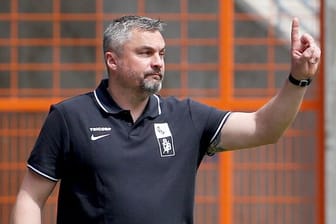 Trainer Thomas Reis will mit dem VfL Bochum den Aufstieg perfekt machen.