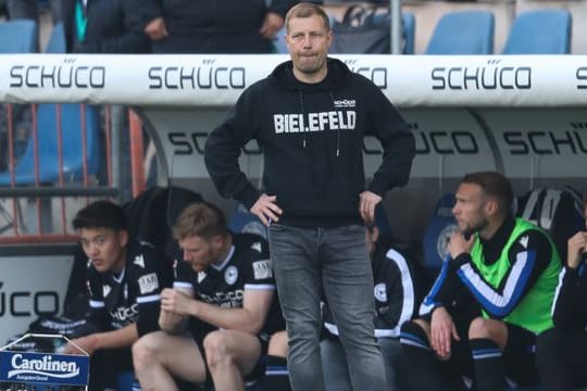 Hat trotz verpassten Sieges gegen Hoffenheim mit Bielefeld den Klassenerhalt in der eigenen Hand: Arminia-Coach Frank Kramer.
