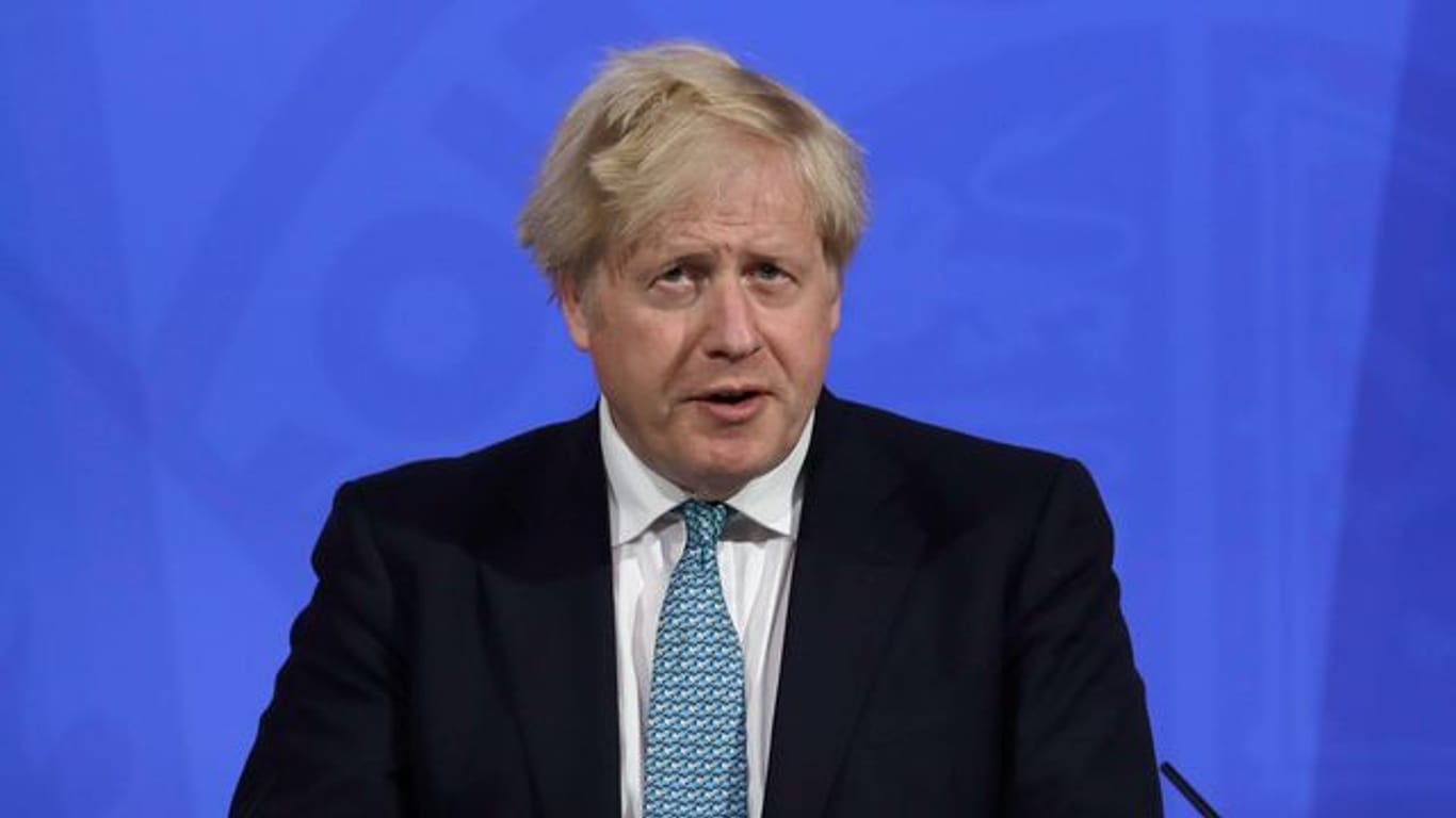 Boris Johnson, Premierminister von Großbritannien, spricht bei einer Pressekonferenz zur Corona-Pandemie.