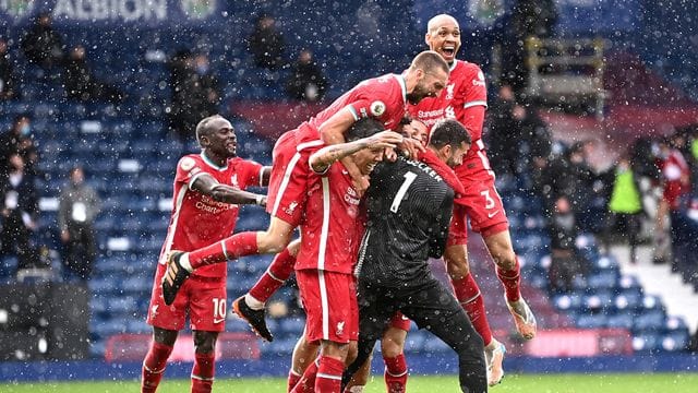 Liverpool-Torwart Alisson erzielte in der Nachspielzeit per Kopf das Siegtor. Liverpool-Torwart Alisson erzielte in der Nachspielzeit per Kopf das Siegtor.