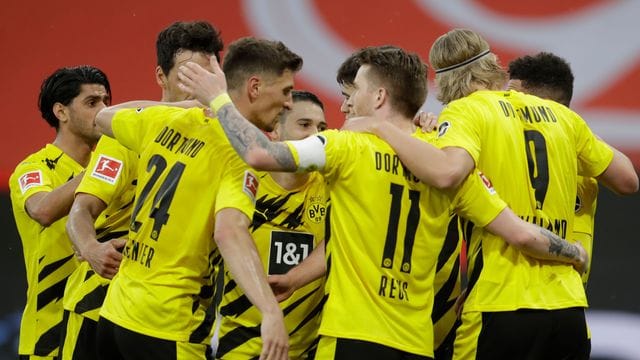 Mit dem Sieg in Mainz machte der BVB die Champions-League-Qualifikation fix. Mit dem Sieg in Mainz machte der BVB die Champions-League-Qualifikation fix.