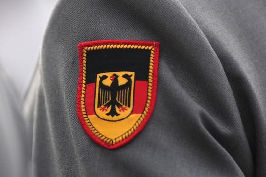Der Bundeswehrverbands-Vorsitzende André Wüstner sagt: "Wir haben Verdachtsfälle im unteren vierstelligen Bereich, bestätigt sind aber nur sehr wenige.