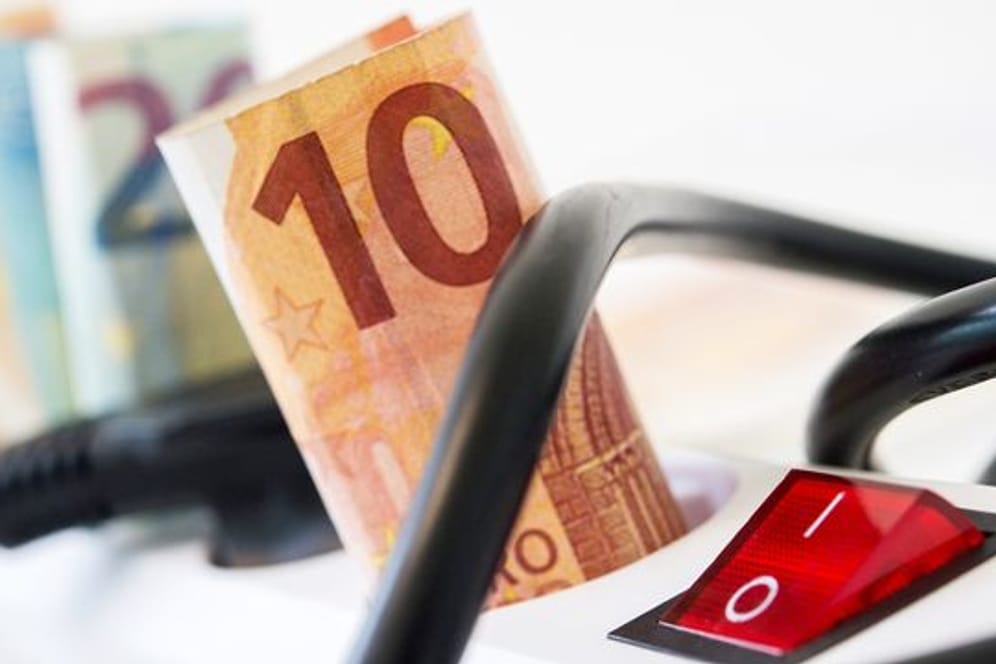 Wer den Energieversorger wechselt, kann Geld sparen.