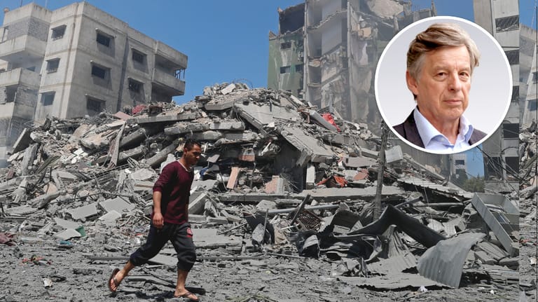 Ein zusammengestürztes Haus nach einem israelischen Luftangriff im Gaza-Streifen: Die erneute Eskalation der Gewalt helfe Netanyahu und der Hamas, meint t-online-Kolumnist Gerhard Spörl.