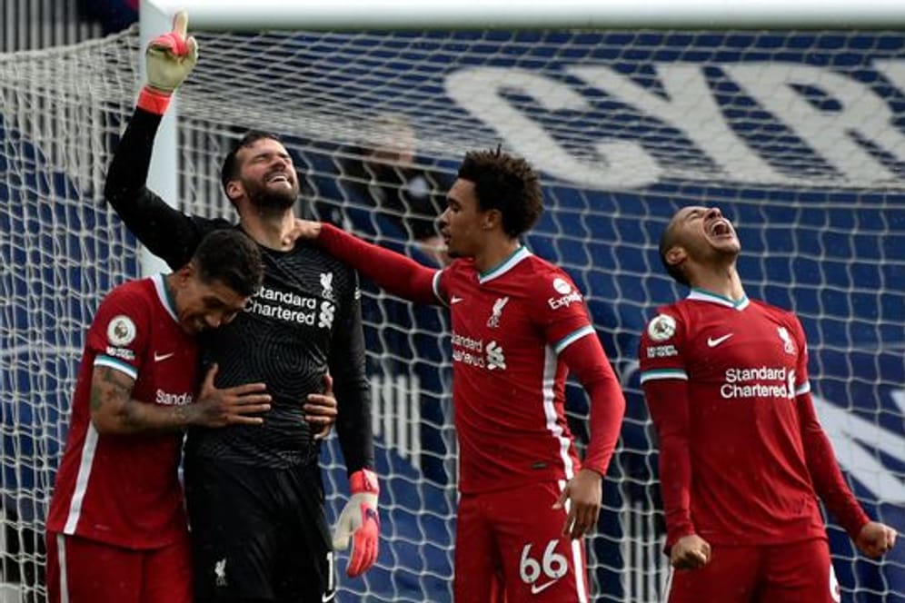 Liverpools Keeper Alisson Becker schoss das entscheidende Tor gegen West Bromwich Albion.