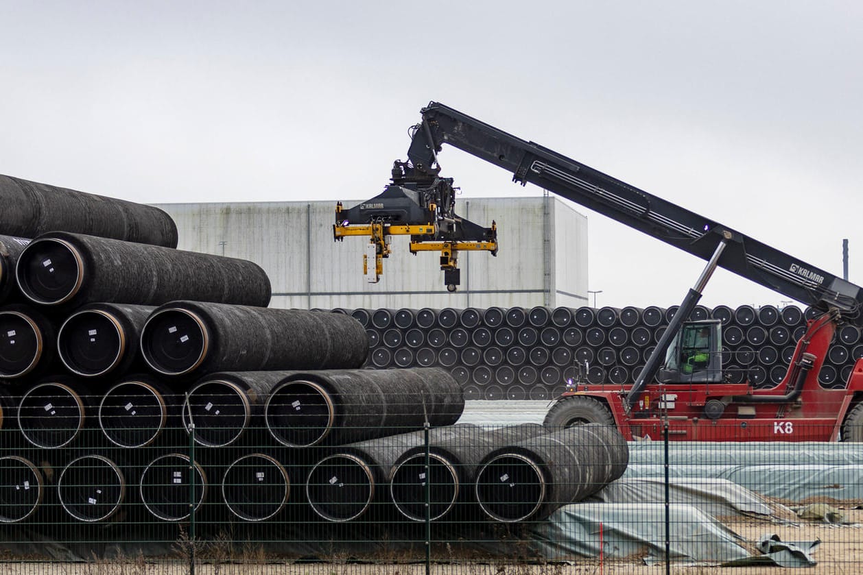 Rohre für Nord Stream 2: Die Ostseepipeline zwischen Russland und Deutschland ist politisch höchst umstritten.