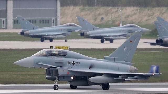 Der Eurofighter, der unter anderem von der deutschen Luftwaffe eingesetzt wird, soll von einem neuen System abgelöst werden. Der Eurofighter, der unter anderem von der deutschen Luftwaffe eingesetzt wird, soll von einem neuen System abgelöst werden.