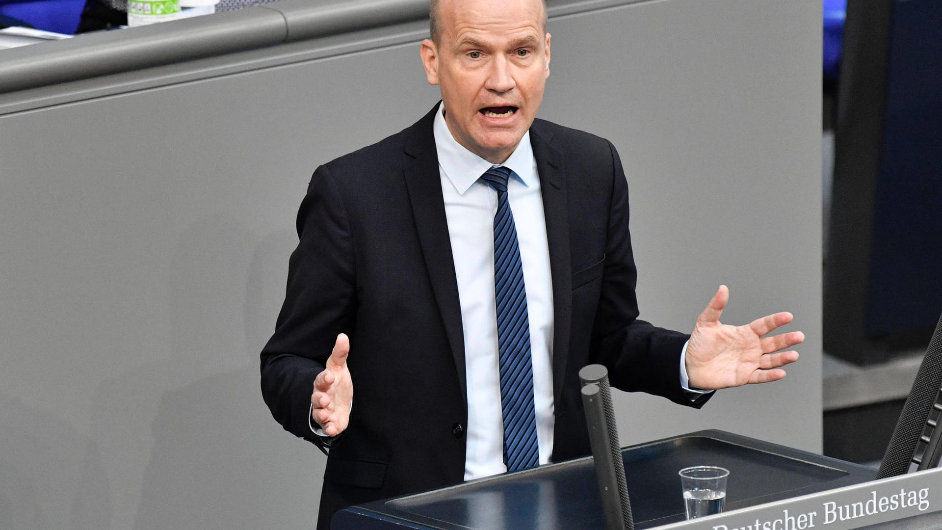 Ralph Brinkhaus: Der Fraktionschef der Union warnt vor zu raschen Lockerungen der Corona-Maßnahmen. Ralph Brinkhaus: Der Fraktionschef der Union warnt vor zu raschen Lockerungen der Corona-Maßnahmen.
