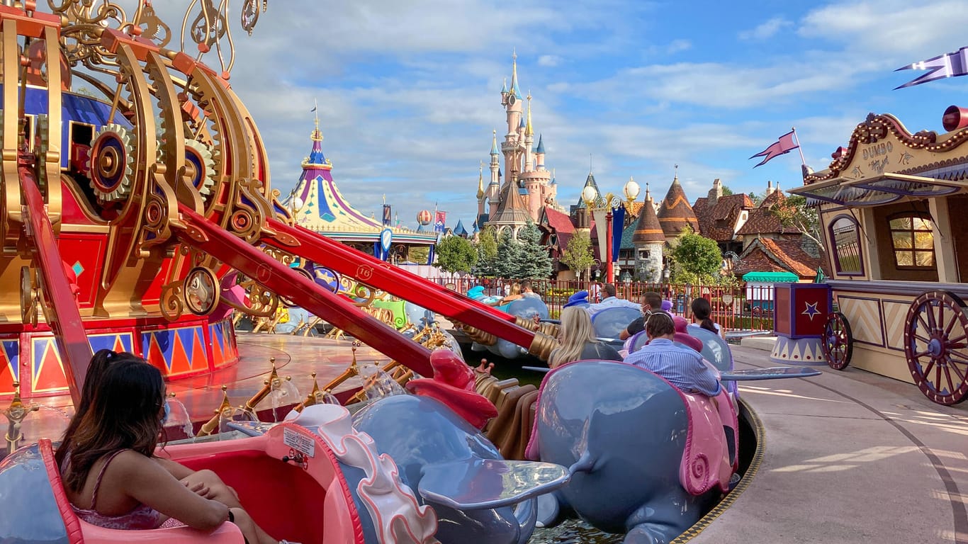 Disneyland Paris: Der Park verzeichnete 2019 dem Tourismusverband der Hauptstadtregion zufolge rund 15 Millionen Besucher.