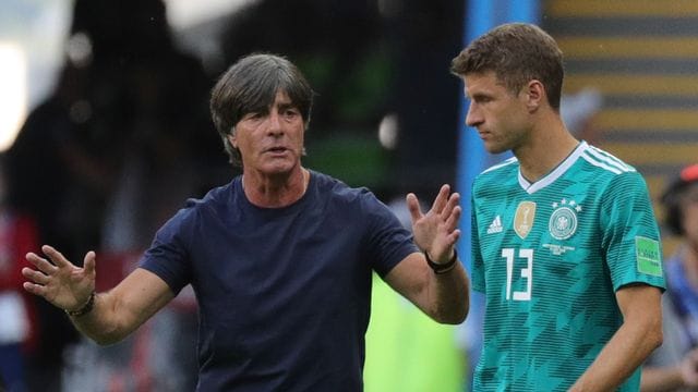 Thomas Müller (r) könnte bei der EM sein Comeback im Team von Bundestrainer Joachim Löw geben. Thomas Müller (r) könnte bei der EM sein Comeback im Team von Bundestrainer Joachim Löw geben.