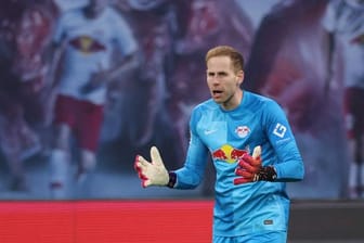 Leipzigs Torwart Peter Gulacsi will auch eine kleine Verletzung am Finger auskurieren.