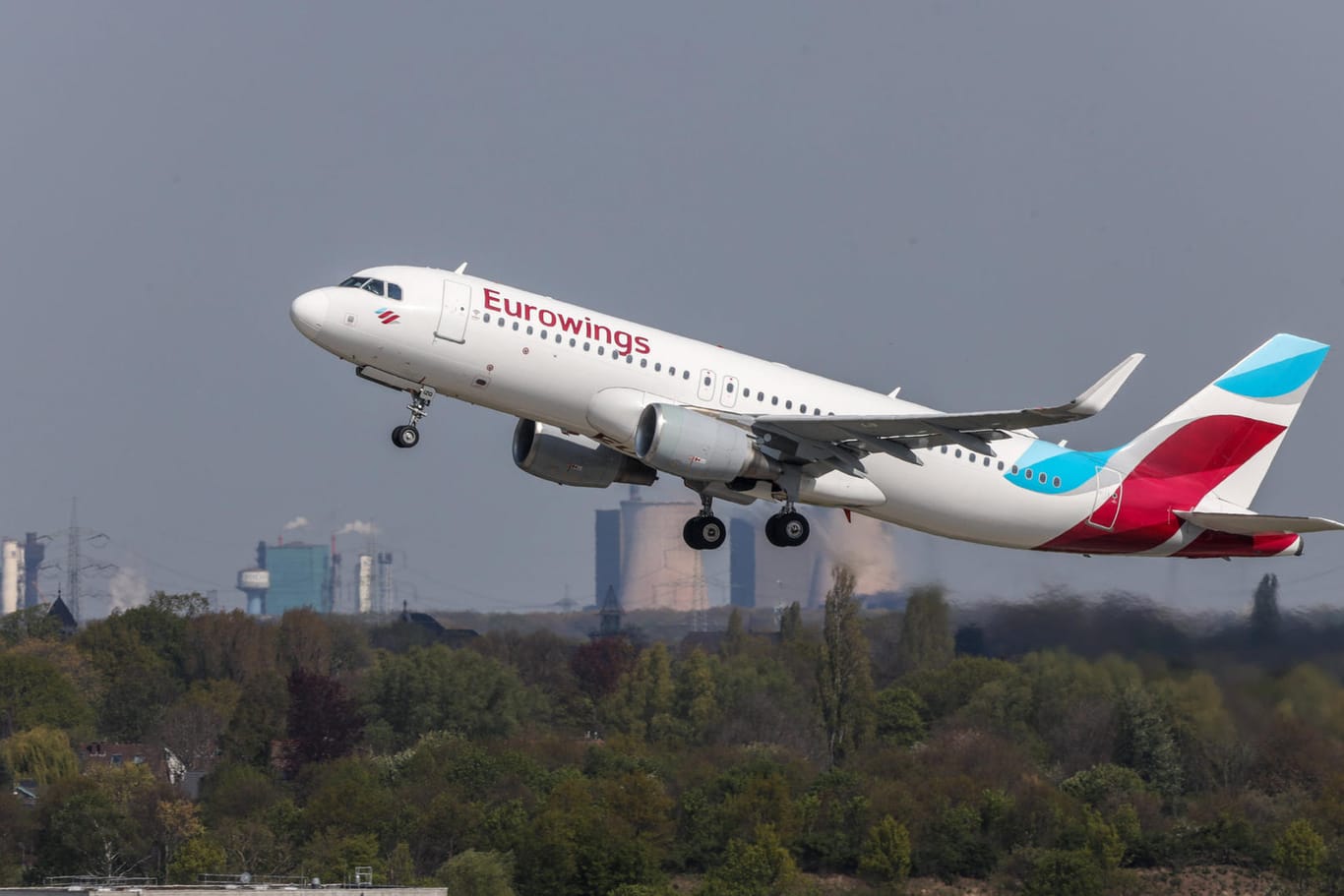 Urlaub: Zum Ende des Sommers rechnet Eurowings-Chef Jens Bischof mit einem fast schon wieder normalen Reisegeschäft.