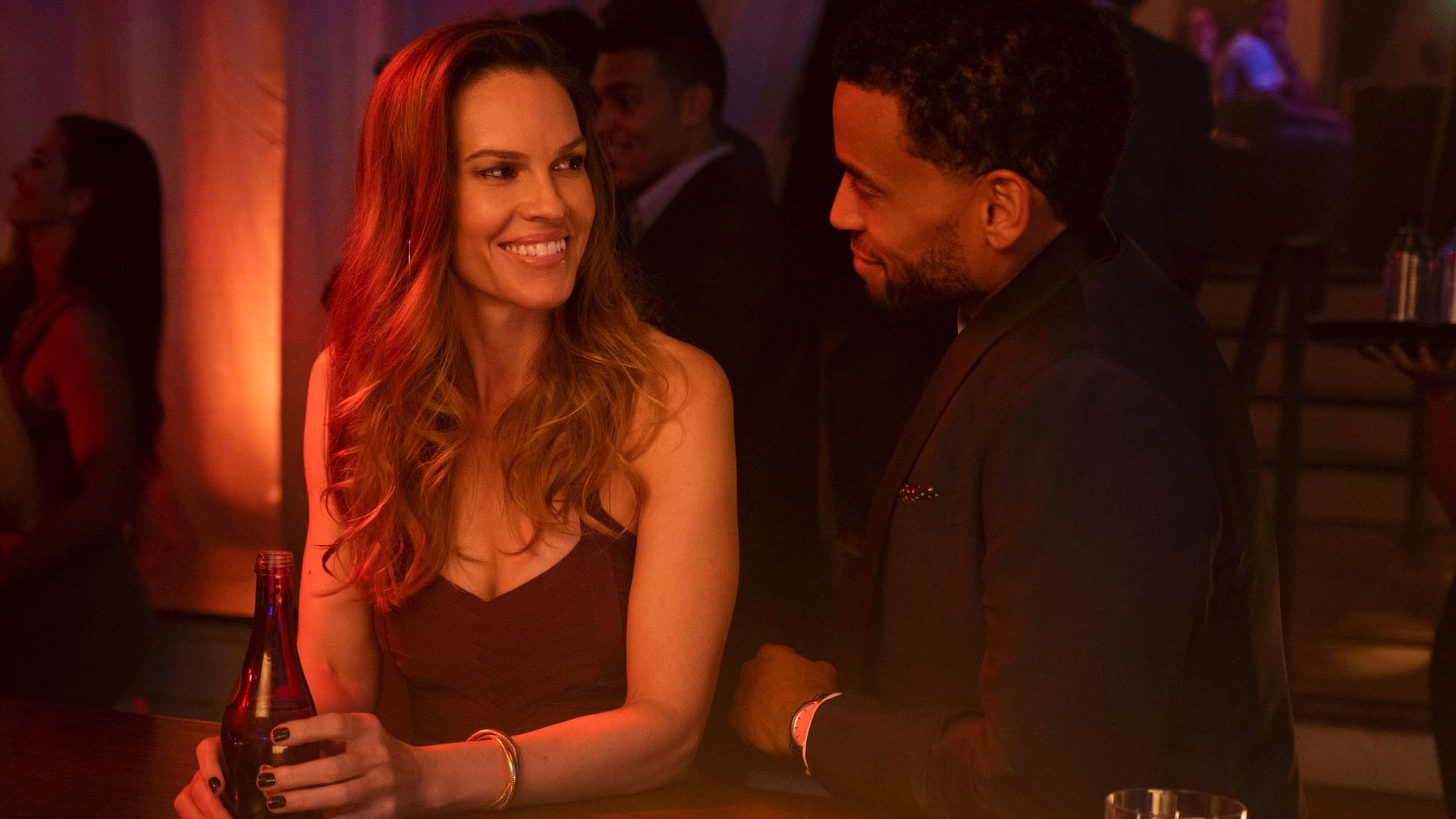 Hilary Swank: In "Fatale" macht sie ihrem One-Night-Stand Derrick (gespielt von Michael Ealy) das Leben zur Hölle.