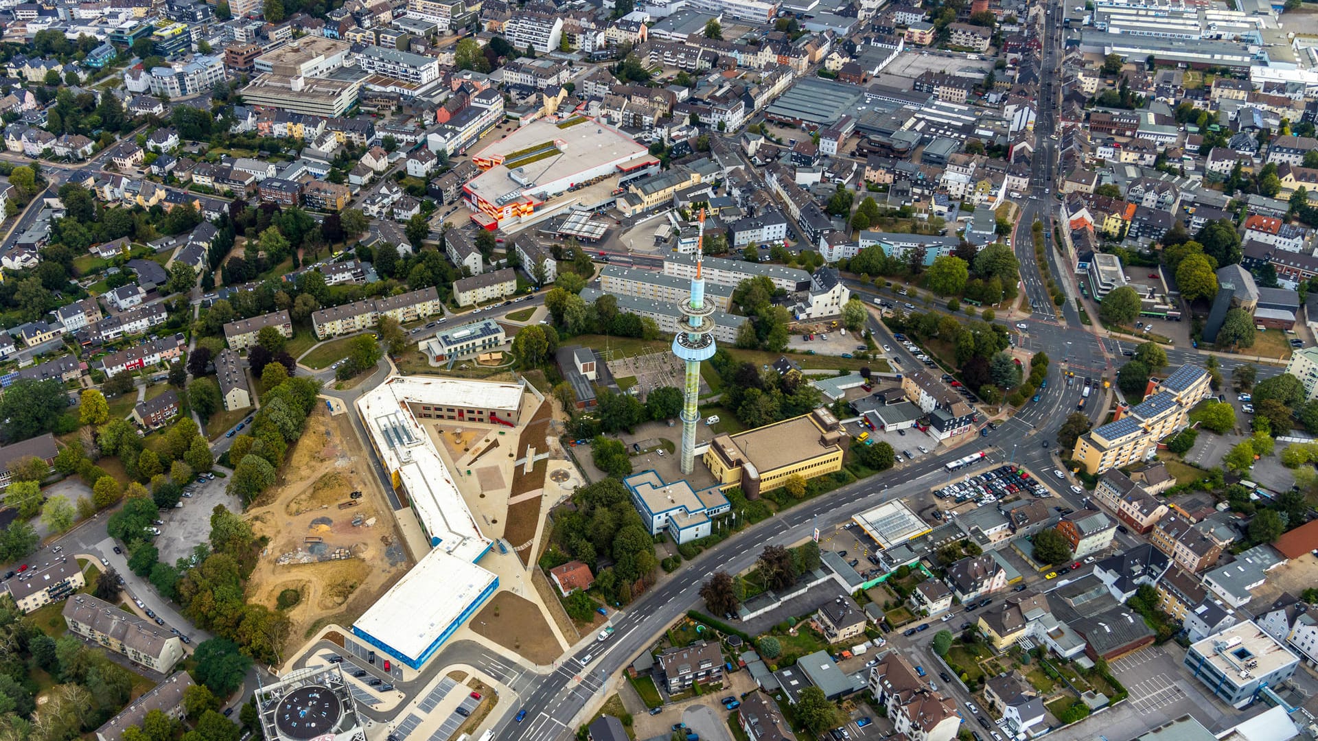 Velbert-Birth in Nordrhein-Westfalen: Rund 200 Bewohner zweier Hochhäuser stehen hier unter Quarantäne.