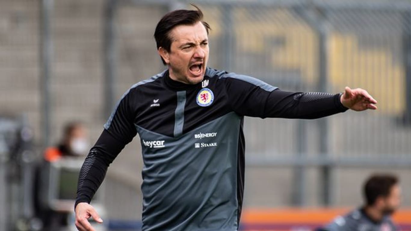 Eintracht Braunschweig setzt zunächst weiter auf ihn: Trainer Daniel Meyer.