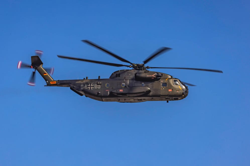Ein Hubschrauber der deutschen Luftwaffe: Bei Testflügen mit einem Hubschrauber haben Unbekannte versucht, die Piloten mit einem Laserpointer zu blenden(Symbolfoto).