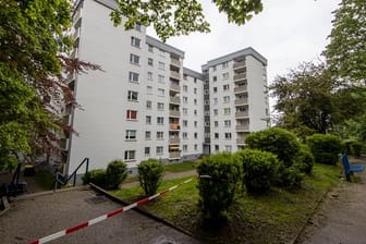 Zwei Hochhäuser in Velberet sind abgesperrt und fast 200 Bewohner seit Sonntag unter Quarantäne gestellt.