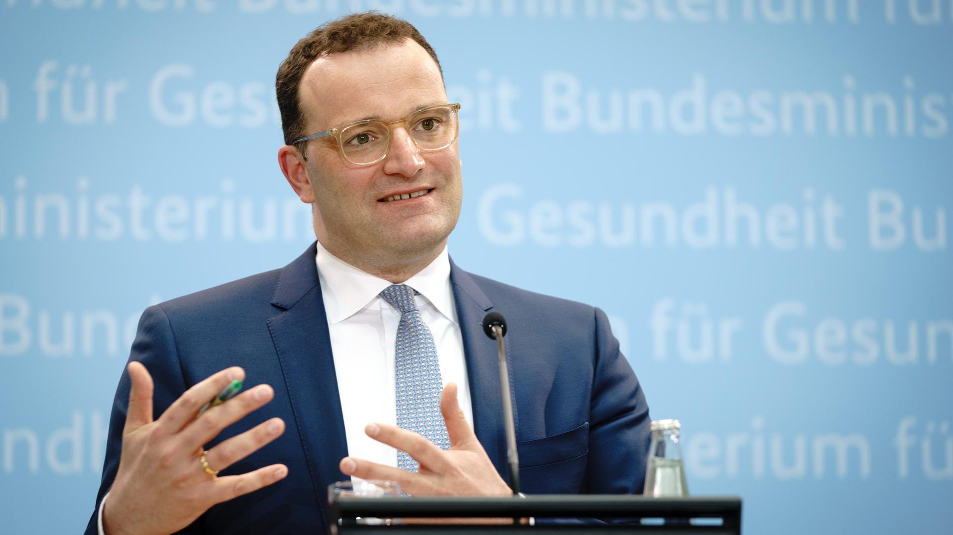 Jens Spahn, Bundesgesundheitsminister: Auch Apotheken sollen zukünftig nachträglich Zertifikate ausstellen können.