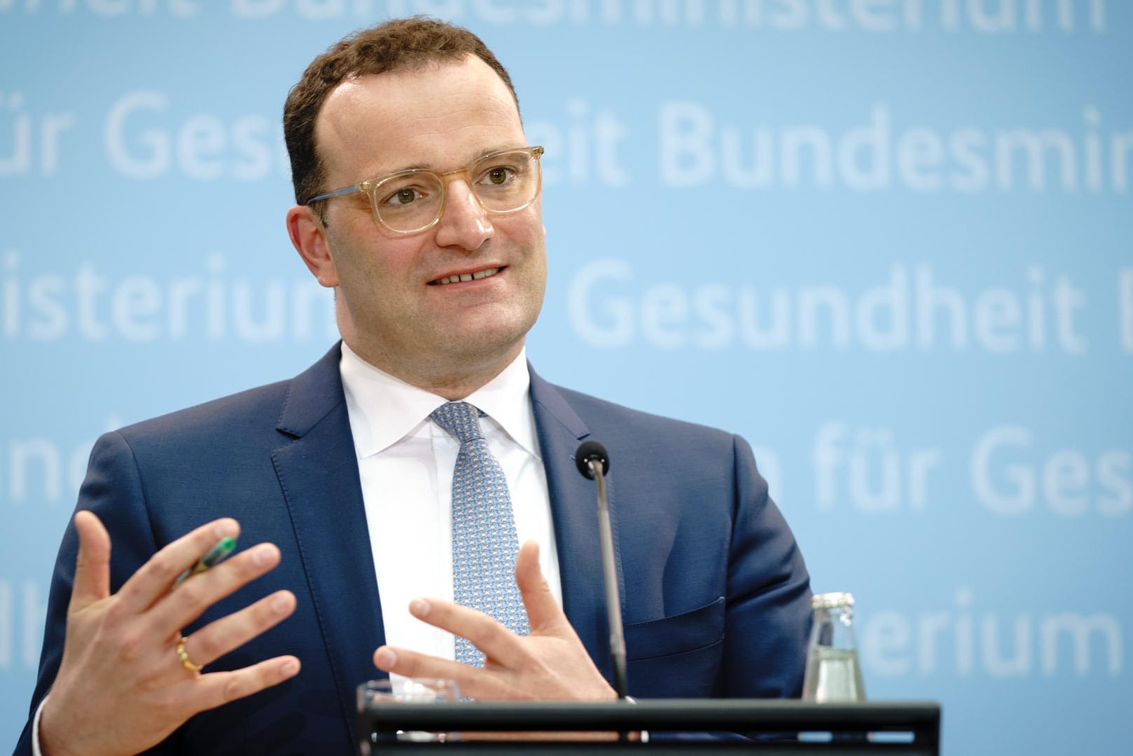 Jens Spahn, Bundesgesundheitsminister: Auch Apotheken sollen zukünftig nachträglich Zertifikate ausstellen können.