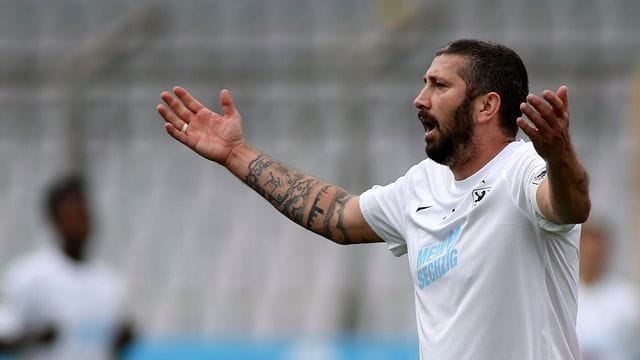 Der DFB ermittelt gegen 1860-Kapitän Sascha Mölders.