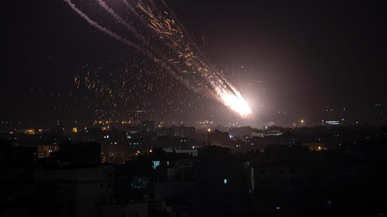 Gaza: Die Hamas beschoss Ziele in Israel mit Raketen, es folgten israelische Luftangriffe.