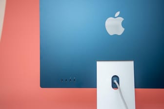 Grau war gestern: Die neuen iMacs werden auch in bunten Farben angeboten.