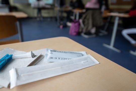 Durch "Schützen, Testen, Impfen" soll die Rückkehr der Kinder in die Normalität sichergestellt werden.