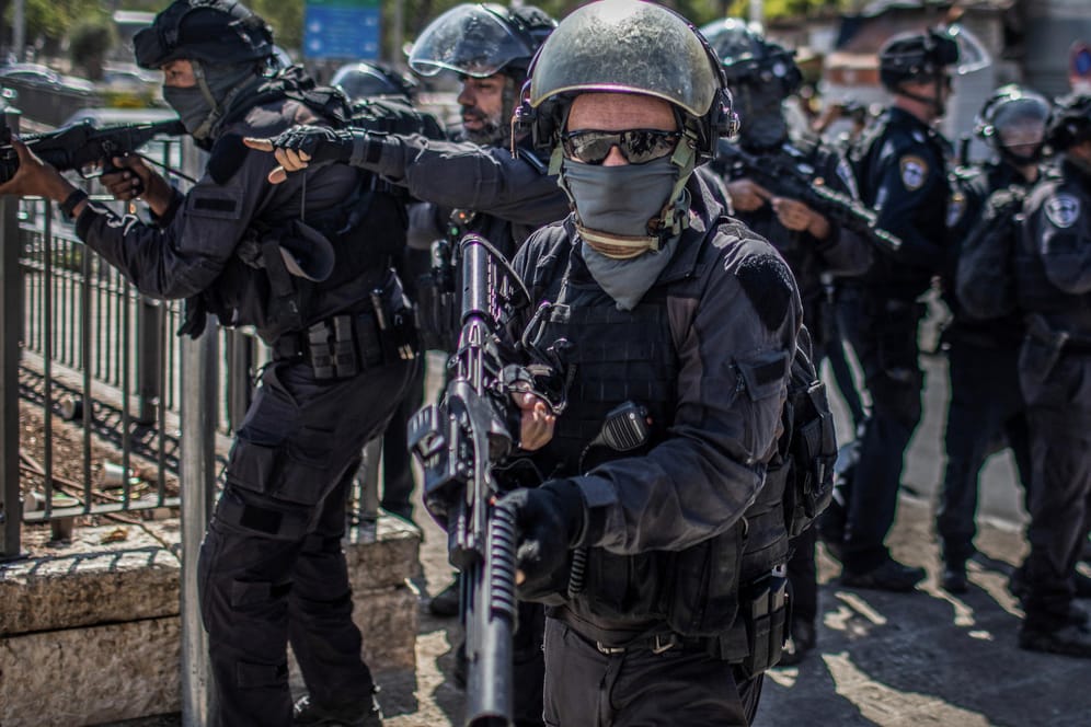Israelische Sicherheitskräfte bei einem Einsatz gegen palästinensische Demonstranten in der Jerusalemer Altstadt.