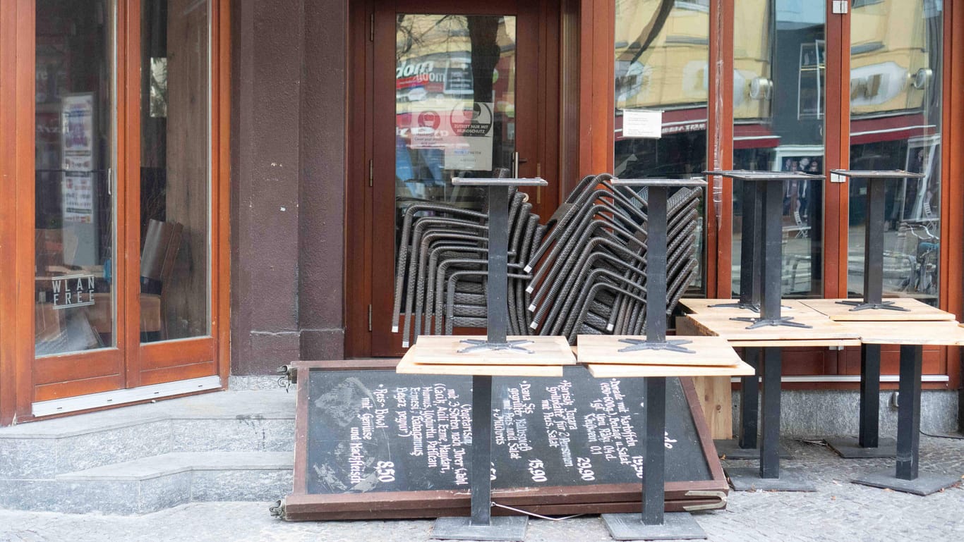 Berlin 2021: Restaurantbetreiber eines Lokals weigern sich trotz Lockerungen in der Gastronomie, zu öffnen. (Symbolbild)