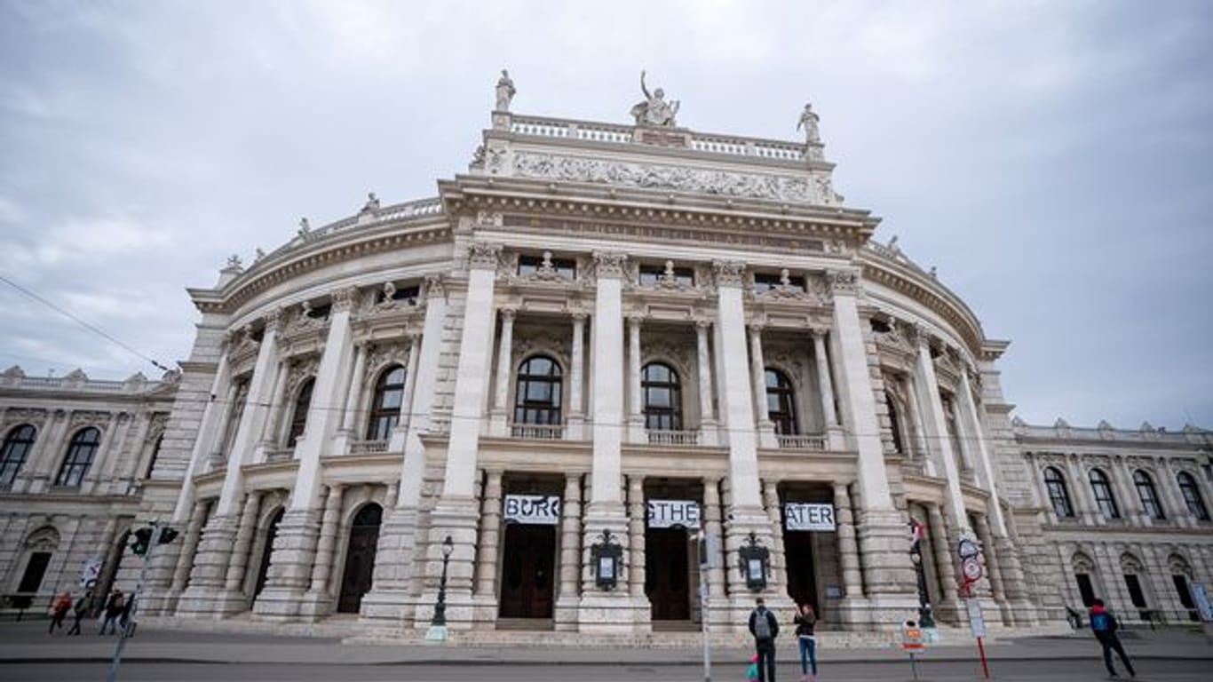 Acht Premieren sind allein am Burgtheater geplant.