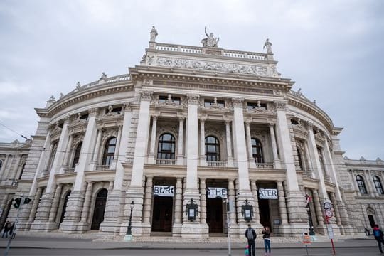 Acht Premieren sind allein am Burgtheater geplant.