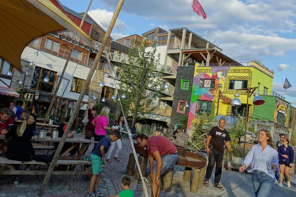 Der Holzmarkt vor Corona: Berliner Clubs dürfen draußen wieder für Besucher öffnen.