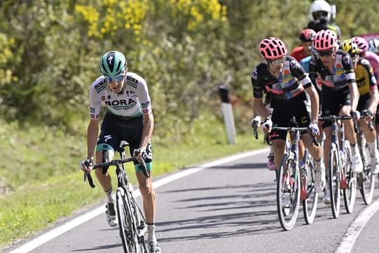 Emanuel Buchmann (l) ergriff beim Giro die Initiative.