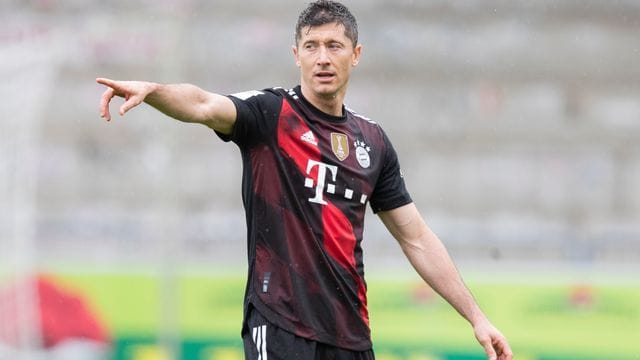 Möchte zum alleinigen Bundesliga-Torrekordhalter werden: Bayerns Star-Stürmer Robert Lewandowski. Möchte zum alleinigen Bundesliga-Torrekordhalter werden: Bayerns Star-Stürmer Robert Lewandowski.