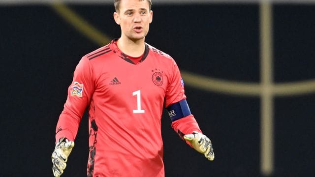 DFB-Torwart Manuel Neuer freut sich, dass Thomas Müller und Mats Hummels in die Nationalmannschaft zurückkehren. DFB-Torwart Manuel Neuer freut sich, dass Thomas Müller und Mats Hummels in die Nationalmannschaft zurückkehren.
