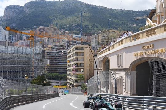 Sebastian Vettel kam mit seinem Aston Martin in Monaco als Fünfter ins Ziel.