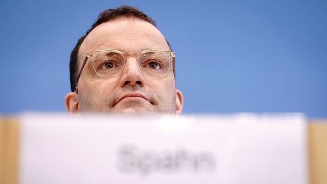 Bundesgesundheitsminister Jens Spahn während einer Pressekonferenz in Berlin. Bundesgesundheitsminister Jens Spahn während einer Pressekonferenz in Berlin.