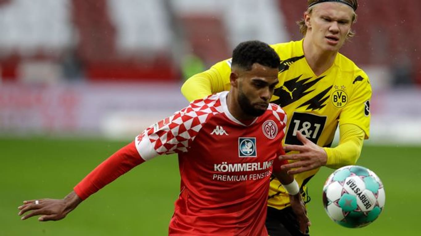 Soll bei Borussia Dortmund hoch im Kurs stehen: Mainz-Profi Jeremiah St.