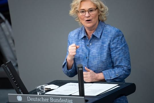 Christine Lambrecht hat nach dem Rücktritt von Franziska Giffey das Familienressort übernommen.