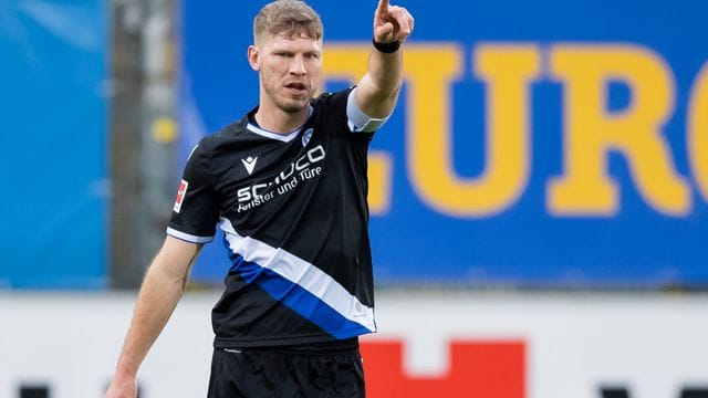 Bielefelds Kapitän Fabian Klos soll an Bord bleiben.
