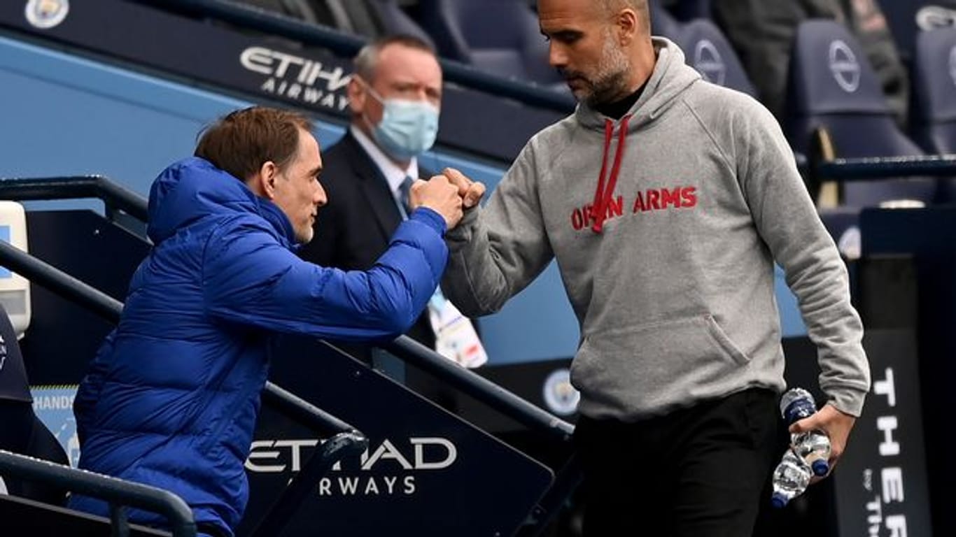 Man-City-Trainer Pep Guardiola (r) und Chelsea-Coach Thomas Tuchel sind befreundet.